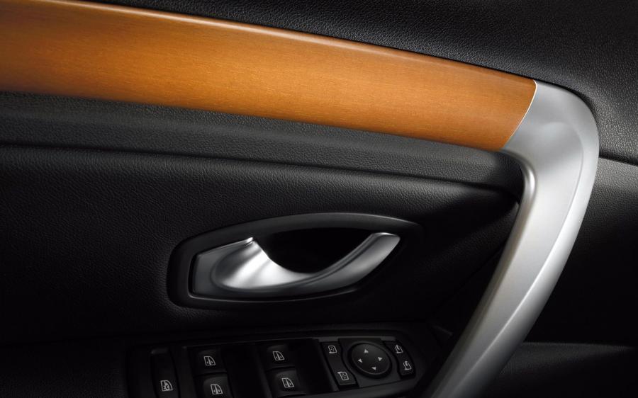  Renault Laguna III 2007 года  (фото 10 из 92)